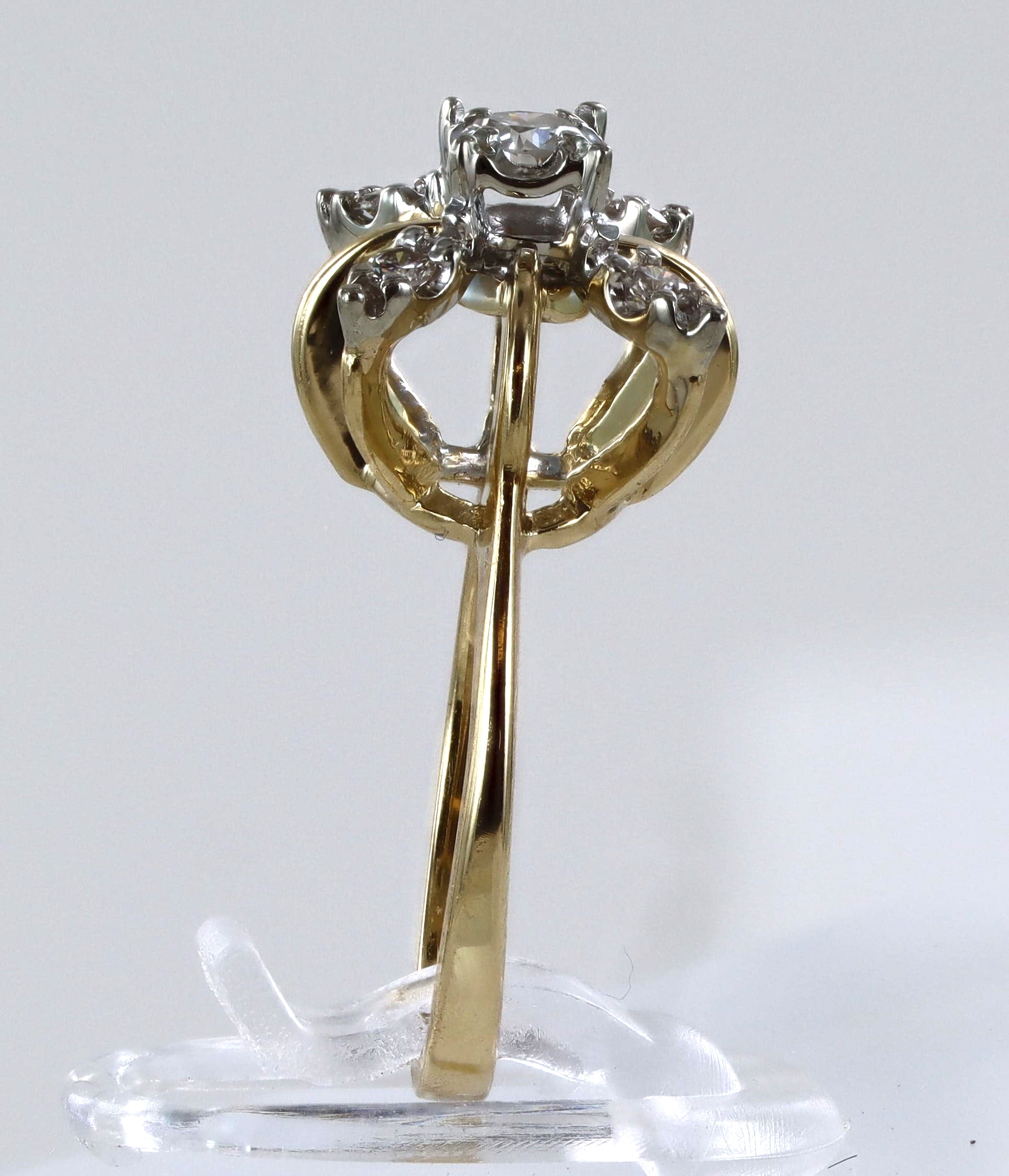 Antique 14K Yellow Gold Lady's Ring with Diamonds